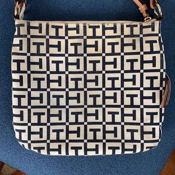 Tommy Hilfiger TH Graphic Fabric Crossbody Handbag - Picture 3 of 6